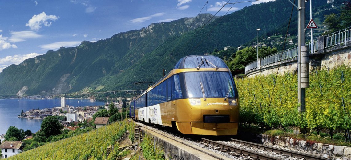 GoldenPass Line - Traumhafte Fahrt im Panoramawagen
